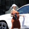 Exclusif - Amber Rose, enceinte et sa mère quittent le salon de coiffeure Pauline Human, à Los Angeles, le 13 août 2019.