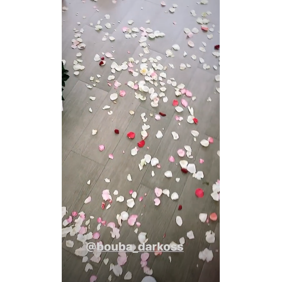 Coralie Porrovecchio a eu le droit à une belle surprise de la part de son chéri le footballeur Boubacar Kamara. Le 17 octobre 2019.