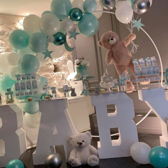 La fête de Nabilla et Thomas Vergara pour l'arrivée de Milann (20 octobre 2019).