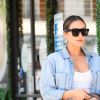 Exclusif - Shay Mitchell enceinte est allée se faire pomponner dans un salon de manucure/pédicure à Los Angeles. Elle porte un sac de la marque Fendi. Le 27 août 2019.