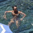 Exclusif - Mel B (Melanie Brown) se relaxe et se baigne après avoir déjeuné au restaurant La Fontelina le lendemain du mariage de Heidi Klum et son mari Tom Kaulitz à Capri, le 4 août 2019.