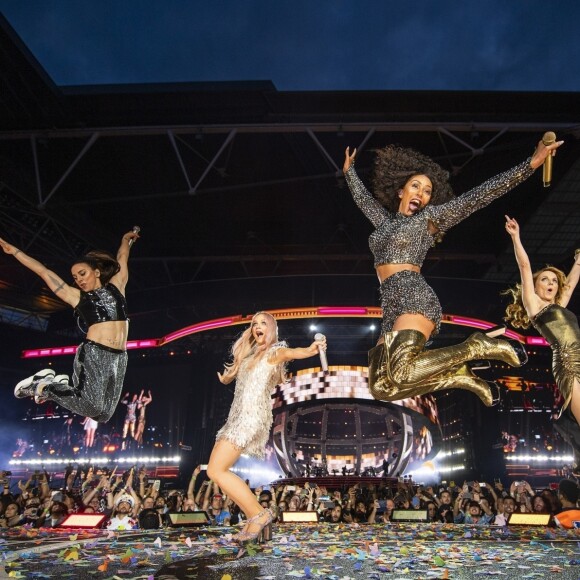 Geri Halliwell, Melanie Brown (Mel B), Melanie Chisholm (Mel C) et Emma Bunton - Les Spice Girls en concert au Stade de Wembley dans le cadre de leur tournée "Spice World UK Tour". Londres, le 20 juin 2019.