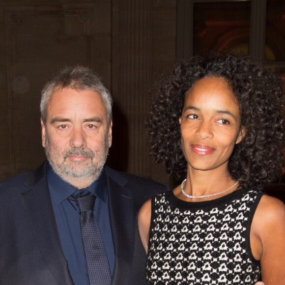 Luc Besson et sa femme Virginie Silla - Remise de la Médaille d'Or de l'Académie des Arts et Techniques du Cinéma à Luc Besson par Alain Terzian, à la Monnaie de Paris, le 19 janvier 2015.