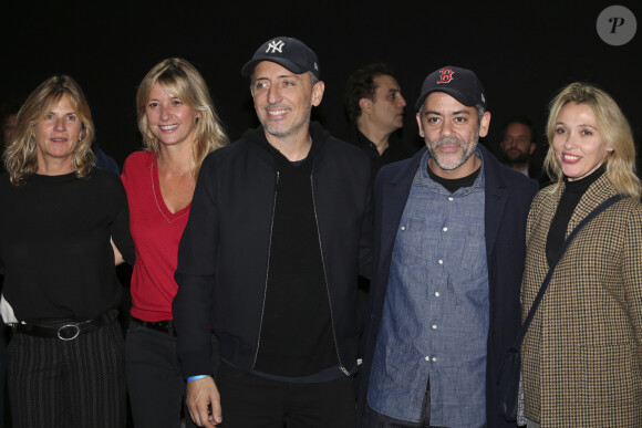 Virginie Coupérie-Eiffel, Sarah Lavoine, Gad Elmaleh, Manu Payet, Anne Marivin lors de la présentation du logo des Jeux Olympiques et Paralympiques "Paris 2024" dévoilé au cinéma "Le Grand Rex" à Paris, le 21 octobre 2019. Dans le logo sont cachés différents symboles : la médaille, la flamme et Marianne.