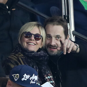 Flavie Flament et Vladimir - Célébrités dans les tribunes du parc des princes lors du match de football de ligue 1, Paris Saint-Germain (PSG) contre FC Nantes à Paris, France, le 18 novembre 2017. Le PSG a gagné 4-1.