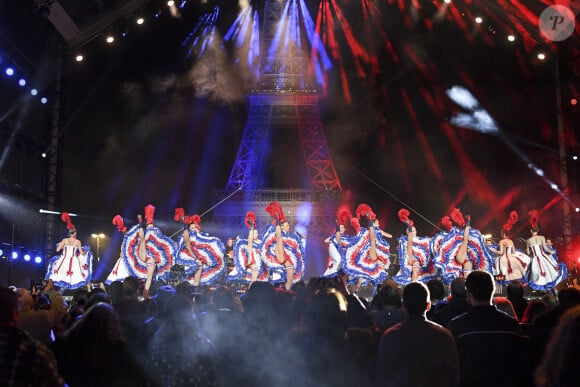 Exclusif - Les danseuses du Moulin Rouge - Concert anniversaire des 130 ans de la Tour Eiffel à Paris, qui sera diffusé le 26 octobre sur France 2. Le 2 octobre 2019. © Pierre Perusseau/ Bestimage