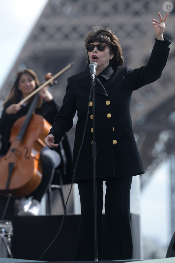 Exclusif - Mireille Mathieu - Répétitions du concert anniversaire des 130 ans de la Tour Eiffel à Paris, qui sera diffusé le 26 octobre sur France 2. Le 2 octobre 2019. © Giancarlo Gorassini / Bestimage