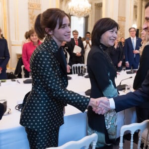 L'actrice britannique Emma Watson et le président de la République française Emmanuel Macron lors de la première réunion du conseil consultatif pour l'égalité entre les femmes et les hommes au Palais de l'Elysée, à Paris, en France, le 19 février 2019. © Jacques Witt/Pool/Bestimage