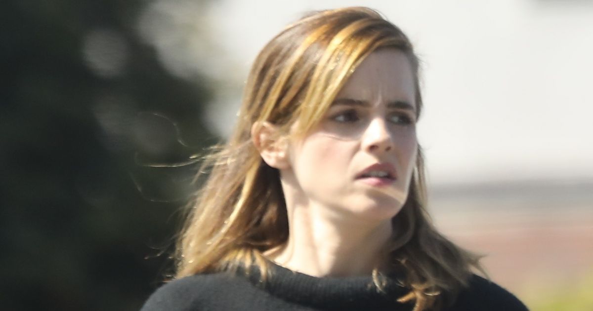 Exclusif - Emma Watson à la sortie d'un centre de soins ambulatoires