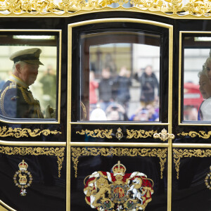 Le prince Charles, prince de Galles, et Camilla Parker Bowles, duchesse de Cornouailles, la reine Elisabeth II d'Angleterre - la famille royale d'Angleterre arrive à l'ouverture du Parlement au palais de Westminster à Londres. Le 14 octobre 2019