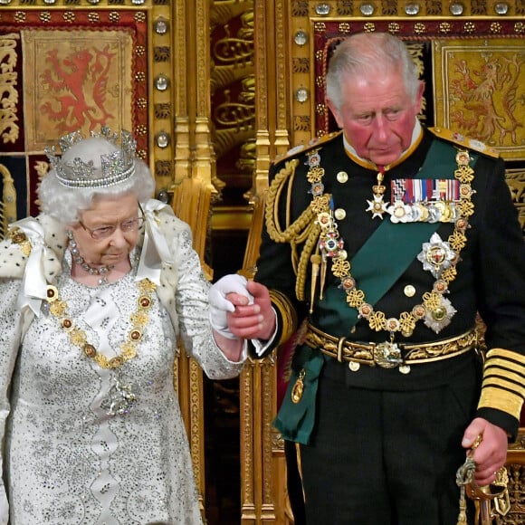 La reine Elisabeth II d'Angleterre et le prince Charles - La famille royale d'Angleterre lors de l'ouverture du Parlement au palais de Westminster à Londres. Le 14 octobre 2019