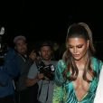 Lisa Rinna, déguisée en Jennifer Lopez vêtue d'une robe Versace, a assisté à la soirée d'Halloween de la marque de tequila Casamigos. Beverly Hills, Los Angeles, le 25 octobre 2019