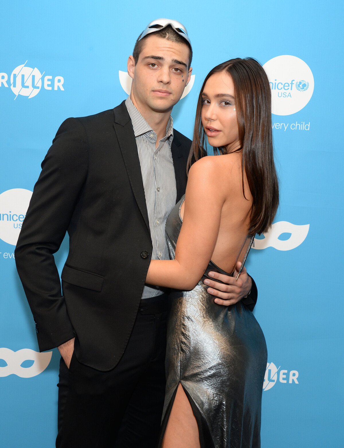 Photo : Noah Centineo et sa compagne Alexis Ren - Photocall - Bal