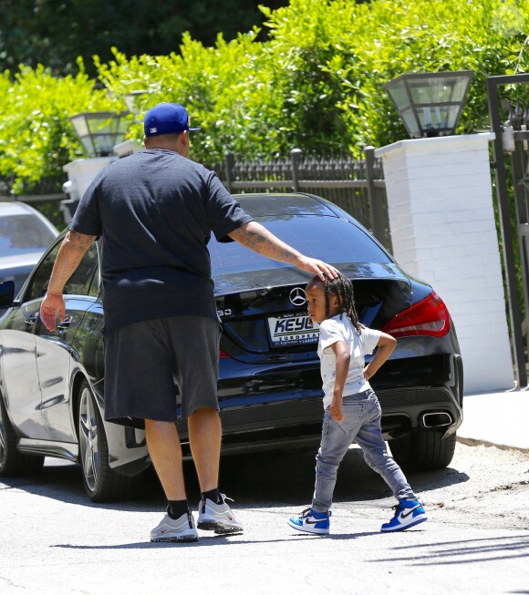 Exclusif - Rob Kardashian le jour de la fête des pères avec sa fille Dream et King Cairo le fils de Blac Chyna à Los Angeles le 18 juin 2017.