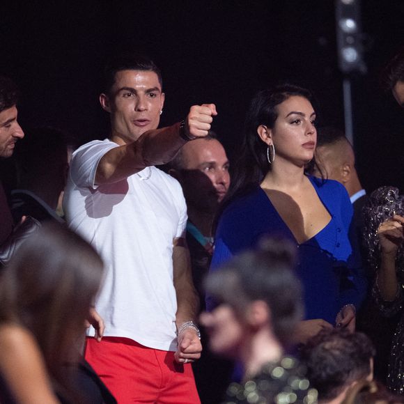 Cristiano Ronaldo et Georgina Rodriguez assistent aux MTV European Music Awards 2019 au FIBES Conference and Exhibition Centre à Séville en Espagne, le 3 novembre 2019.
