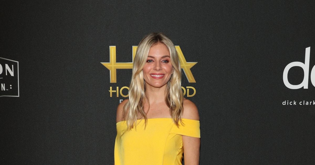 Sienna Miller Films Et Programmes Tv Sienna Miller lors des 23rd Annual Hollywood Film Awards à Los Angeles