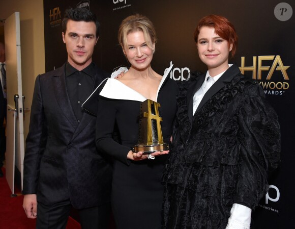 Finn Wittrock, Renee Zellweger et Jessie Buckley lors des 23e Hollywood Film Awards au Beverly Hilton, à Los Angeles. Le 3 novembre 2019