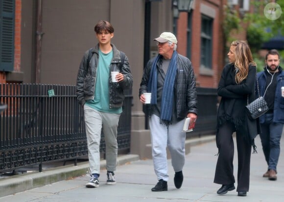 Exclusif - Richard Gere se promène avec son fils Homer et sa femme Alejandra Silva dans l'East Village à New York le 1er mai 2019.