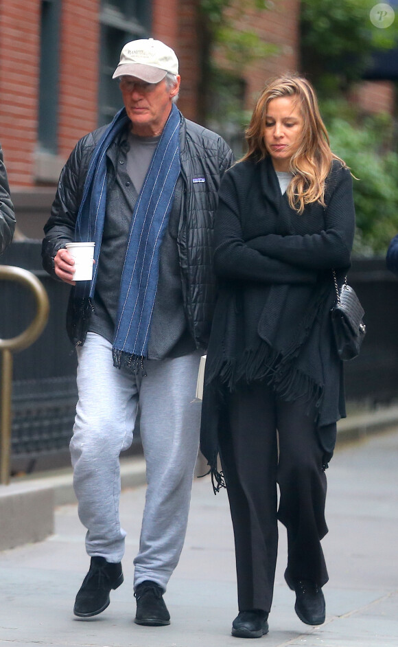 Exclusif - Richard Gere se promène avec son fils Homer et sa femme Alejandra Silva dans l'East Village à New York le 1er mai 2019.