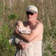 Exclusif - L'acteur américain Richard Gere profite de ses vacances en famille avec son nouveau-né son fils Alexander et sa femme Alejandra Silva dans une ferme en Toscane, Italie, le 6 août 2019.