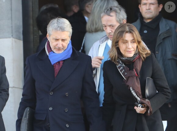 Antoine de Caunes et sa femme Daphné Roulier - Sorties des obsèques du journaliste, animateur de télévision et animateur de radio français Philippe Gildas en la salle de la Coupole au crématorium du cimetière du Père-Lachaise à Paris, France, le 5 novembre 2018.