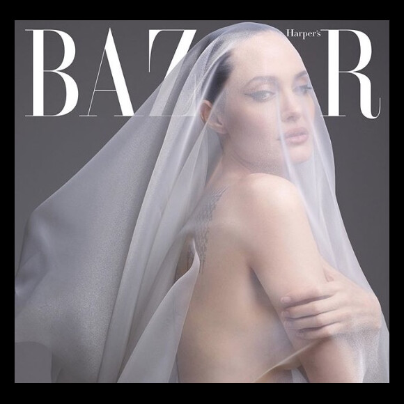 Angelina Jolie pose nue en couverture du magazine Harper's BAZAAR. Novembre 2019.