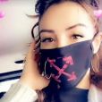 Nabilla est tombée malade et porte un masque. Snapchat le 11 novembre 2019.
