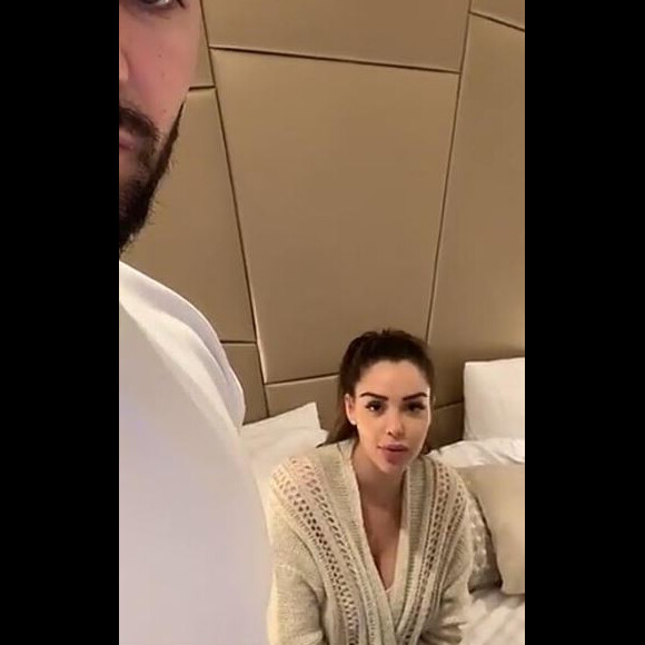 Nabilla et Thomas Vergara dans leur nouvelle maison de Dubaï le 10 novembre 2019.