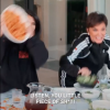 Kris Jenner et ses filles Kourtney, Kim et Khloé Kardashian se livrent à une bataille de nourriture dans l'émission "L'incroyable famille Kardashian". Novembre 2019.