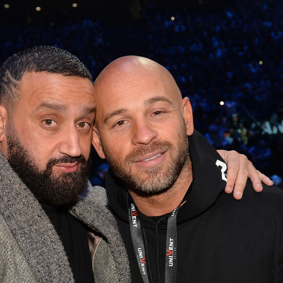 Cyril Hanouna et Franck Gastambide lors du gala de boxe Univent à l'AccorHotels Arena de Paris pour le championnat du monde WBA le 15 novembre 2019. © Veeren / Bestimage