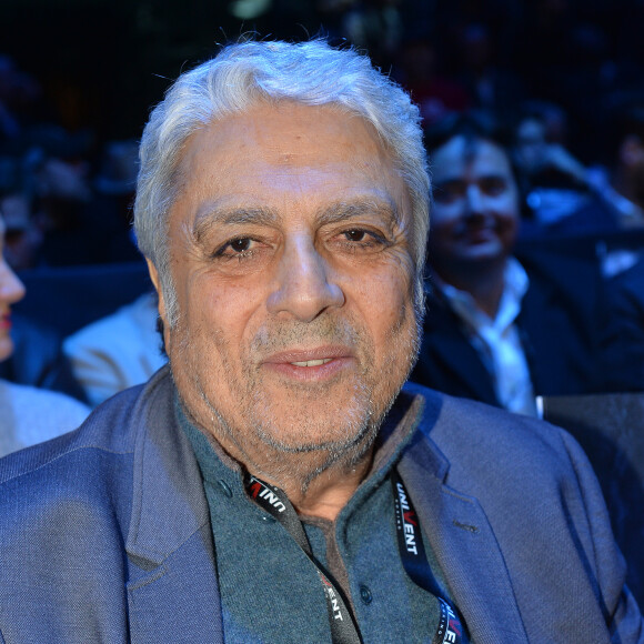 Enrico Macias lors du gala de boxe Univent à l'AccorHotels Arena de Paris pour le championnat du monde WBA le 15 novembre 2019. © Veeren / Bestimage