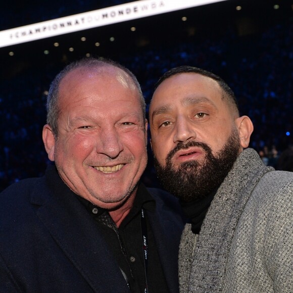 Rolland Courbis et Cyril Hanouna lors du gala de boxe Univent à l'AccorHotels Arena de Paris pour le championnat du monde WBA le 15 novembre 2019. © Veeren / Bestimage