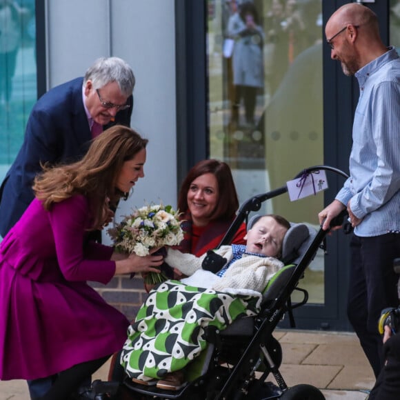 Catherine Kate Middleton, duchesse de Cambridge, inaugure le nouvel hôpital d'Est-Anglie à Norwich dans le Norfolk le 15 novembre 2019.