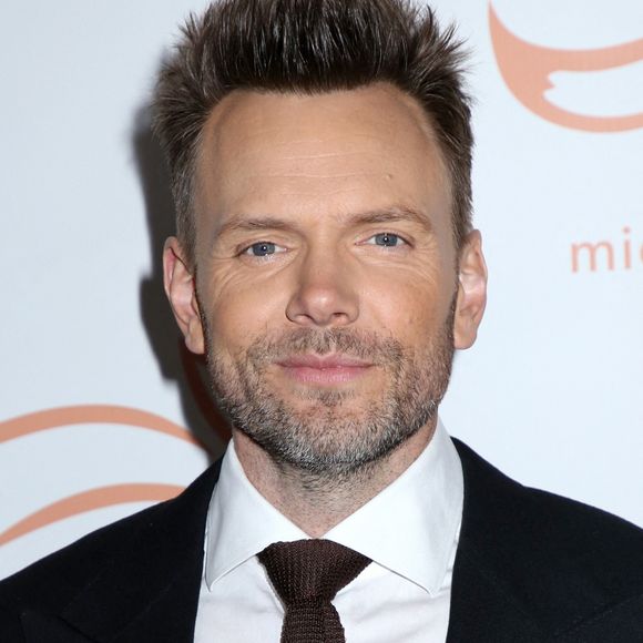 Joel McHale au gala la fondation Michael J. Fox 'A Funny Thing Happened on the Way to Cure Parkinson's' à l'hôtel Hilton de New York le 16 novembre 2019. ©Steven Bergman/AFF-USA.COM /ABACAPRESS.COM