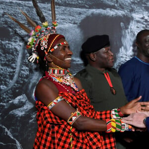 Jeneria Lekilelei et le prince William - Le prince William, duc de Cambridge, félicite les finalistes de la cérémonie "Tusk Conservation Awards" à Londres, le 21 novembre 2019.  Award finalist Jeneria Lekilelei is congratulated by the Duke of Cambridge during the Tusk Conservation Awards at the Empire Cinema in Leicester Square, London. November 21, 2019.21/11/2019 - Londres