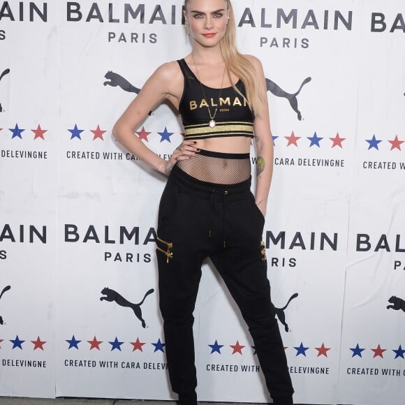 Cara Delevingne assiste à la soirée de lancement de la collaboration "Puma x Balmain" à Los Angeles, le 21 novembre 2019.