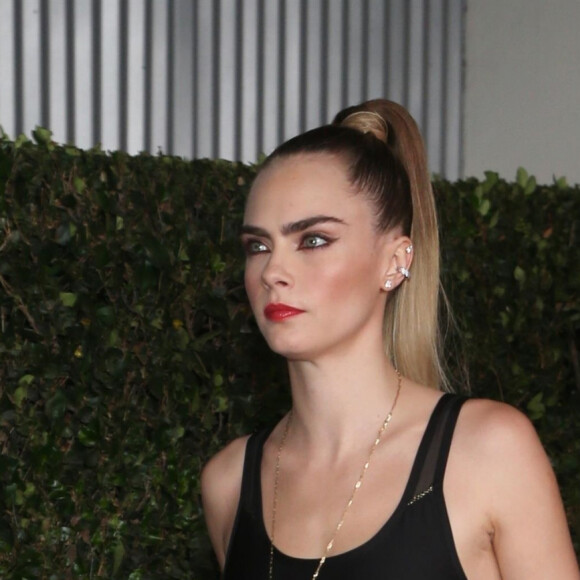 Cara Delevingne assiste à la soirée de lancement de la collaboration "Puma x Balmain" à Los Angeles, le 21 novembre 2019.