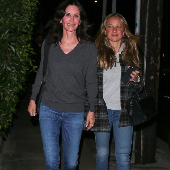 Exclusif - Courteney Cox sort du restaurant Giorgio Baldi avec Jennifer Meyer à Santa Monica, Los Angeles, le 22 novembre 2019.