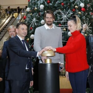 Exclusif - Camille Lacourt, Zoé Marchal (fille de Olivier Marchal) et David Journo (créateur de l'association "Le Noël de Sacha") inaugurent les illuminations de Noël à Westfield Velizy 2, Velizy le 23 Novembre 2019 © Marc Ausset-Lacroix / Bestimage