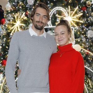 Exclusif - Camille Lacourt et Zoé Marchal (fille de Olivier Marchal) inaugurent les illuminations de Noël à Westfield Velizy 2, Velizy le 23 Novembre 2019 © Marc Ausset-Lacroix / Bestimage