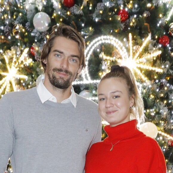 Exclusif - Camille Lacourt et Zoé Marchal (fille de Olivier Marchal) inaugurent les illuminations de Noël à Westfield Velizy 2, Velizy le 23 Novembre 2019 © Marc Ausset-Lacroix / Bestimage