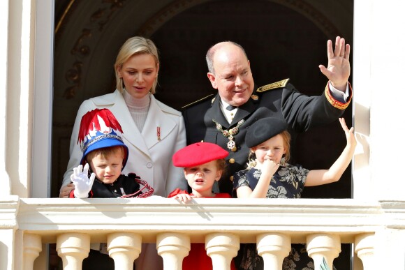 La princesse Charlene et le prince Albert II de Monaco, leurs enfants le prince Jacques et la princesse Gabriella, Kaia Rose Wittstock - La famille princière de Monaco au balcon du palais lors de la Fête nationale monégasque à Monaco. Le 19 novembre 2019 © Dominique Jacovides / Bestimage