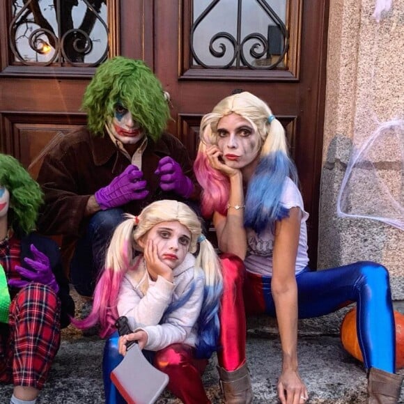 Sylvie Tellier avec son mari et ses enfants pour Halloween, le 31 octobre 2019