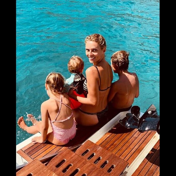 Sylvie Tellier avec ses trois enfants en vacances dans le sud de la France (Août 2019).