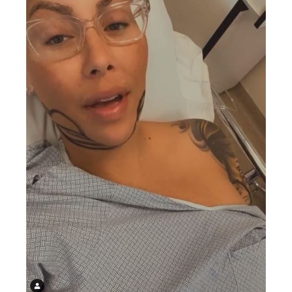 Amber Rose partage son opération de chirurgie esthétique à ses followers le 28 novembre 2019.
