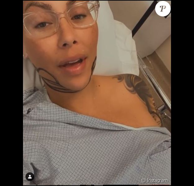 Amber Rose partage son opération de chirurgie esthétique à ses followers le 28 novembre 2019.