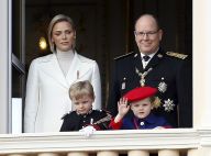 Albert et Charlene de Monaco : Nouveau portrait officiel avec les enfants