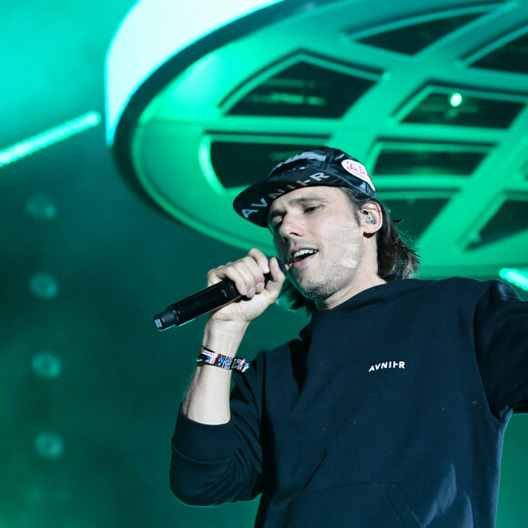 OrelSan sur scène avec Lomepal - 21ème édition du festival Solidays à l'hippodrome de Longchamp à Paris - Jour 1. Le 21 juin 2019 © Lionel Urman / Bestimage Le rappeur a fait une collaboration avec Benjamin Biolay sur "Ne regrette rien".