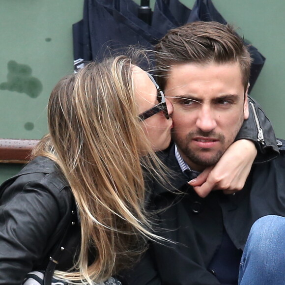 Audrey Lamy et son compagnon Thomas Sabatier aux Internationaux de France de tennis de Roland Garros à Paris le 31 mai 2015.