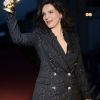 Juliette Binoche reçoit le prix de la meilleure actrice dans le film Celle que vous croyez lors du Festival du Film Romantique de Cabourg, le 15 juin 2019.
